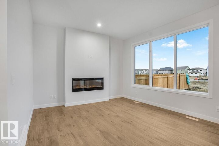 Property Photo:  3542 Erlanger Link NW  AB T6M 1J5
