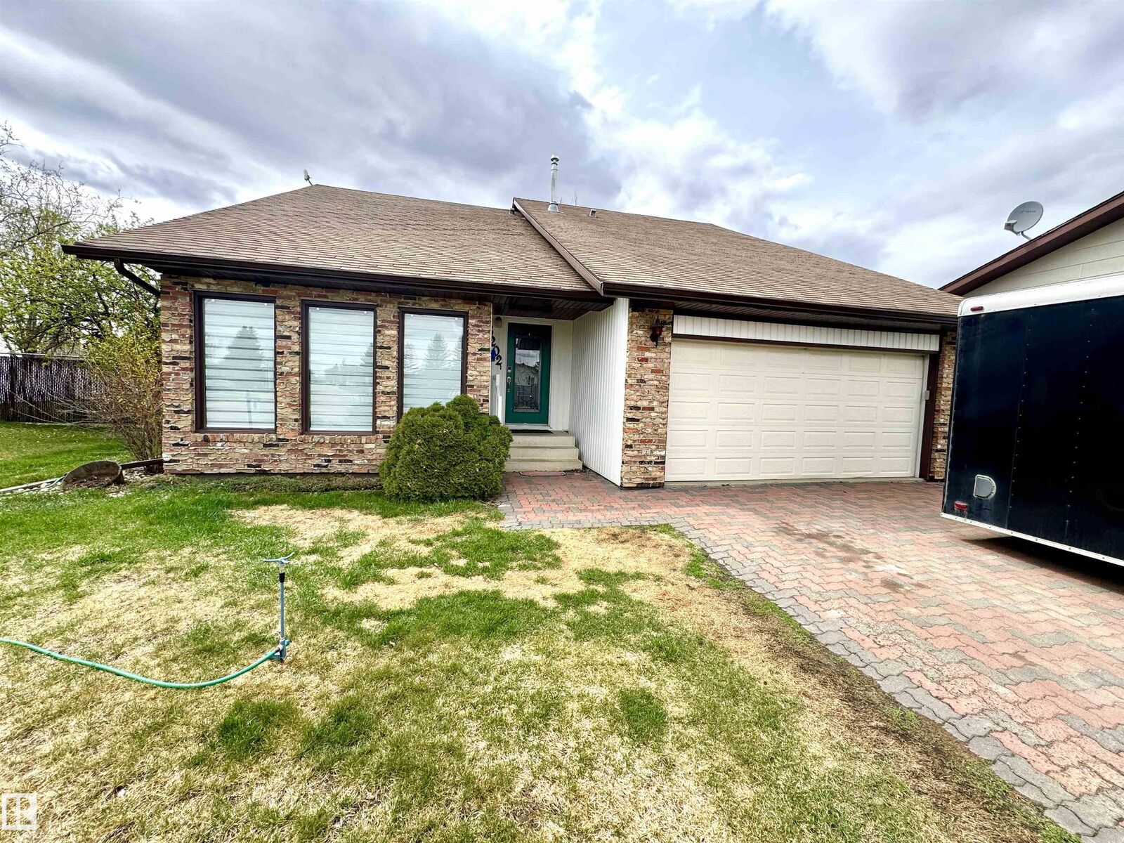 Photo de la propriété:  5202 55A Street  AB T0A 3A1 