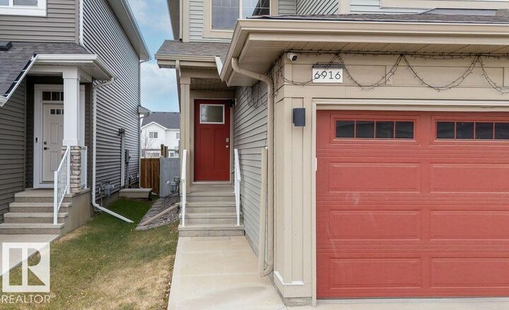 Property Photo: 6916 52 Avenue AB T4X 2Z3