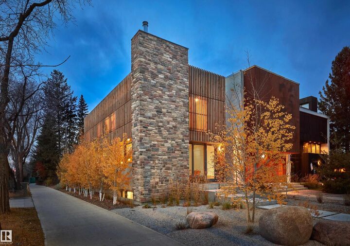 10204 130 Street NW  Edmonton AB T5N 1X5 photo