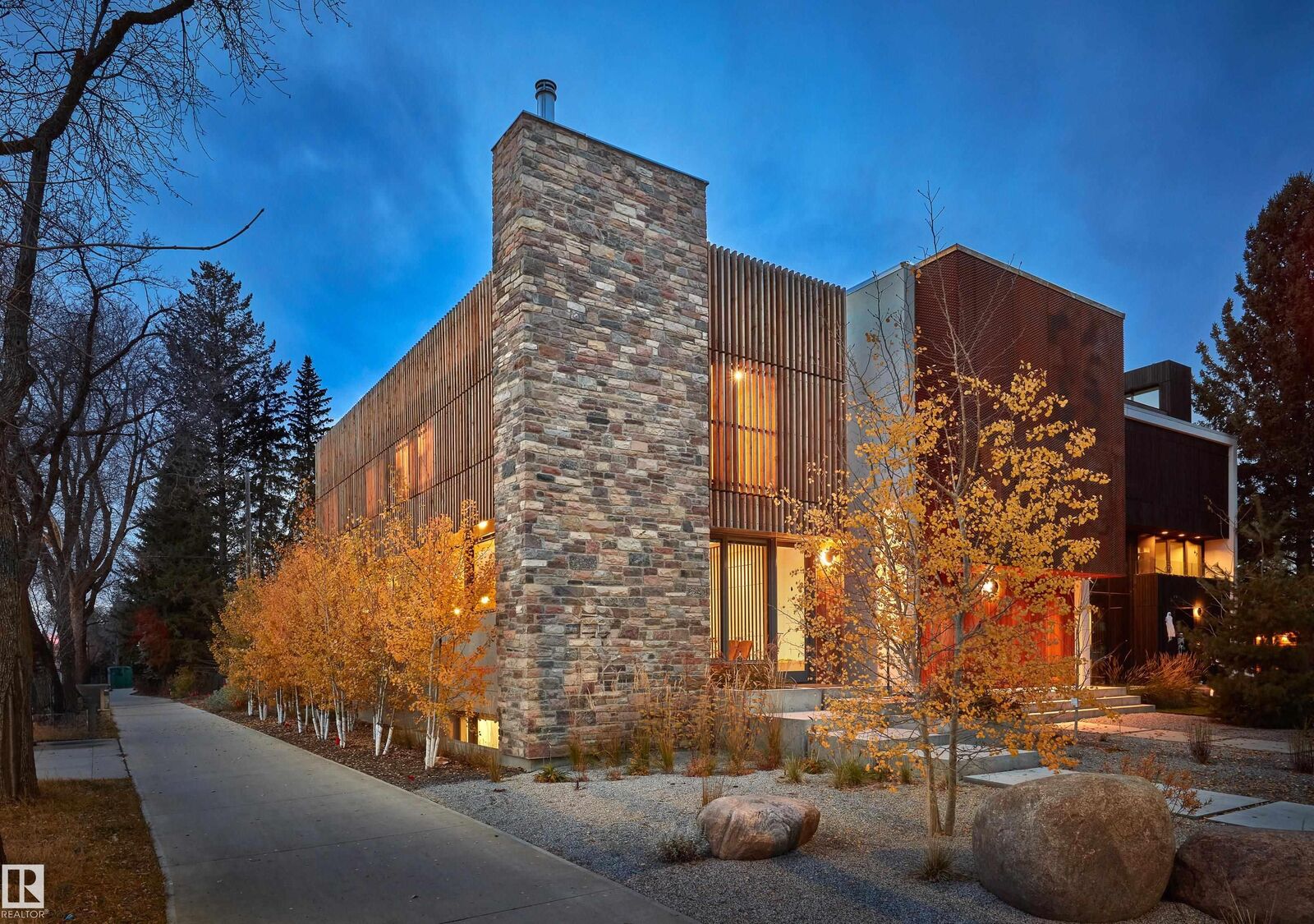 Property Photo:  10204 130 Street NW  AB T5N 1X5 