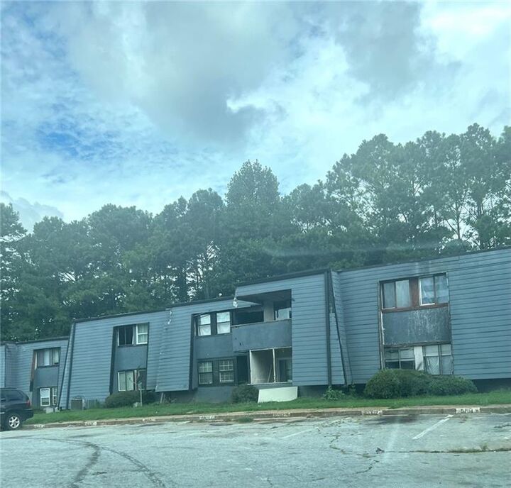 Property Photo:  5918 Sutcliff Square  GA 30058