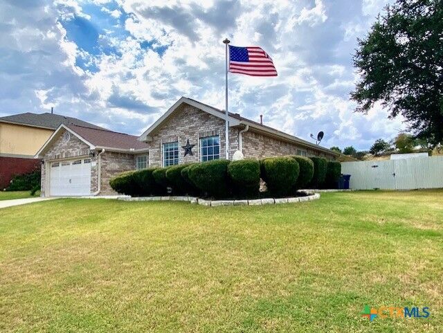Property Photo:  1702 Margaret Lee Street  TX 76522