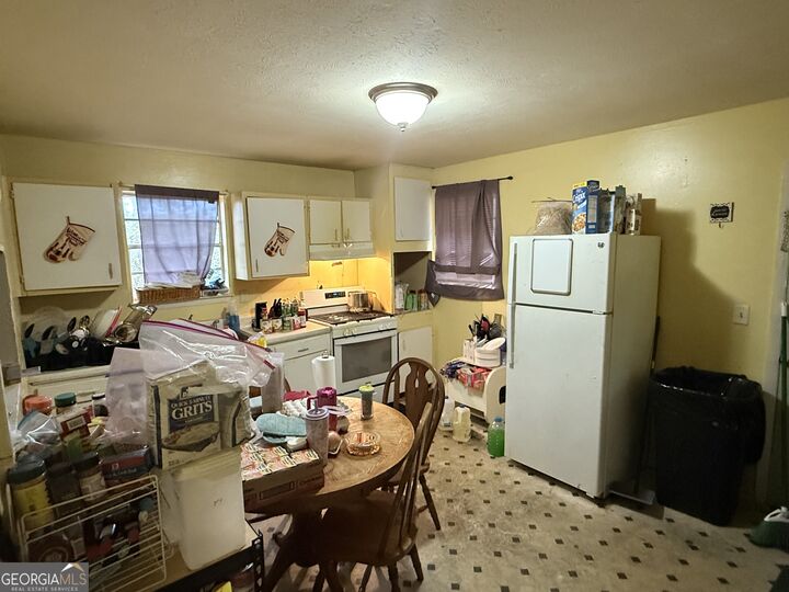 Property Photo:  618 S Harlem Circle  GA 30241 