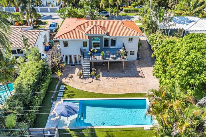 Property Photo:  744 NE 18th Ave  FL 33304 