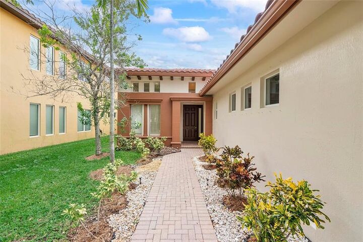 Property Photo:  8215 NW 125th Ln  FL 33076