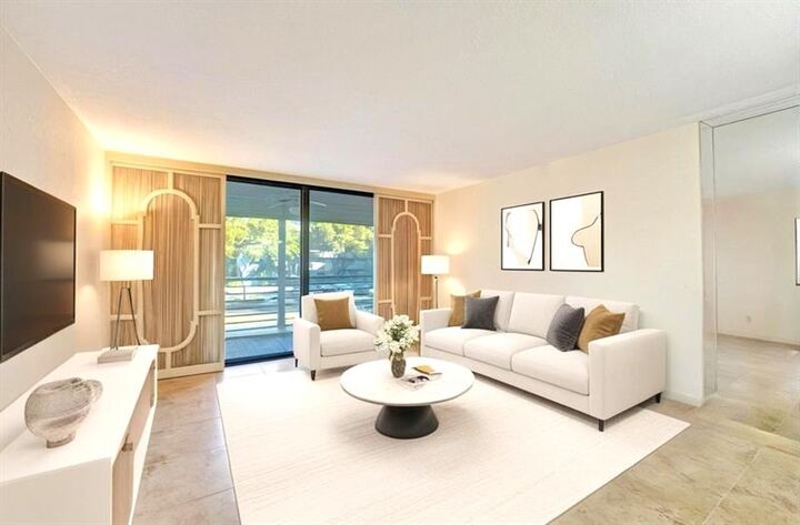 Property Photo:  900 Colony Point Cir 221  FL 33026 