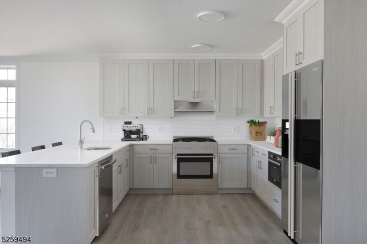 Property Photo:  500 Central Ave, Unit 311  NJ 07090