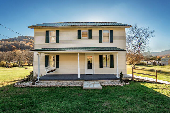 300 13th St  Rainelle WV 25962 photo