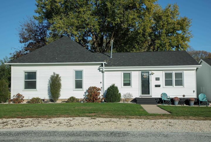 Property Photo:  110 Railroad St  IA 50666