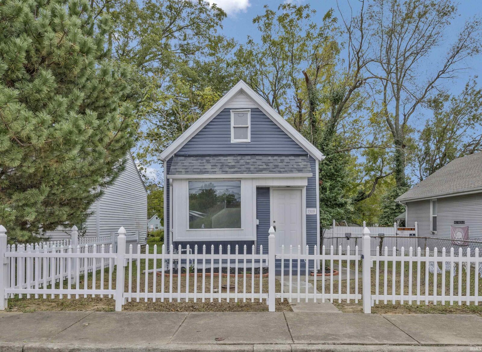 Property Photo:  1309 John Street  IN 47714