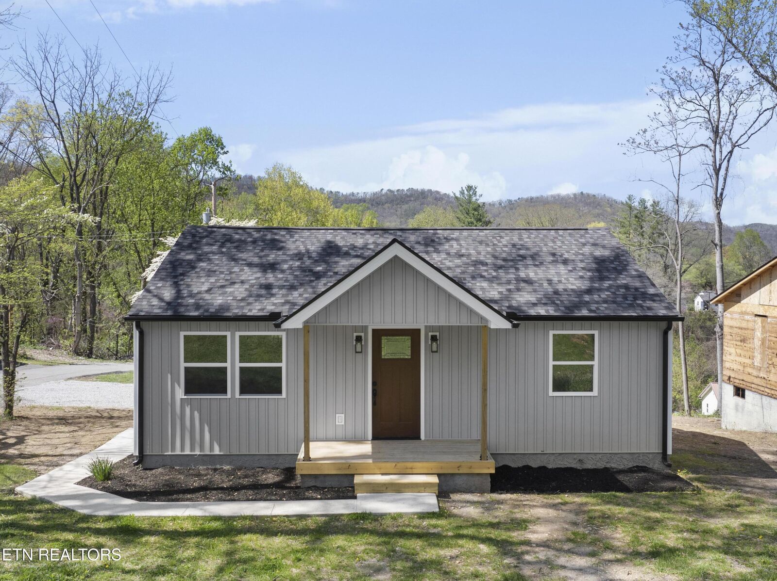 Property Photo:  414 W Hemlock St  TN 37766
