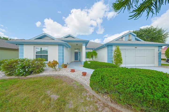 Property Photo:  352 Caloosa Palms Court  FL 33573 