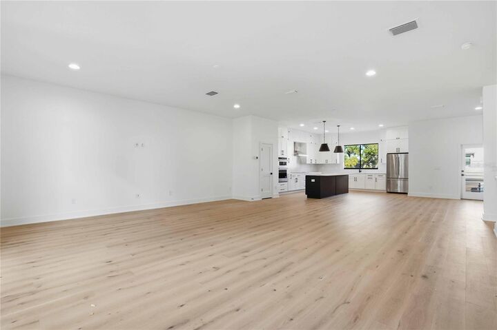 Property Photo:  3002 W Platt 2  FL 33609