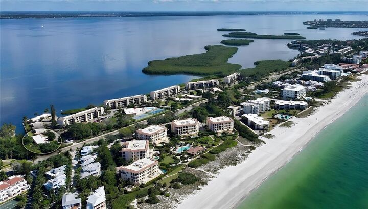 Property Photo:  4976 Gulf Of Mexico Drive Villa 18  FL 34228 