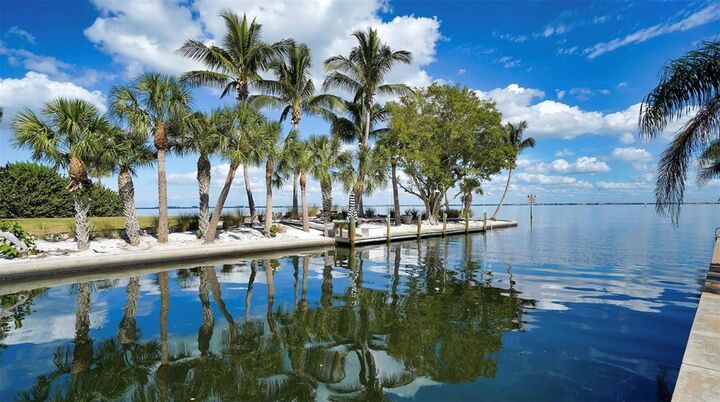 Property Photo:  4976 Gulf Of Mexico Drive Villa 18  FL 34228