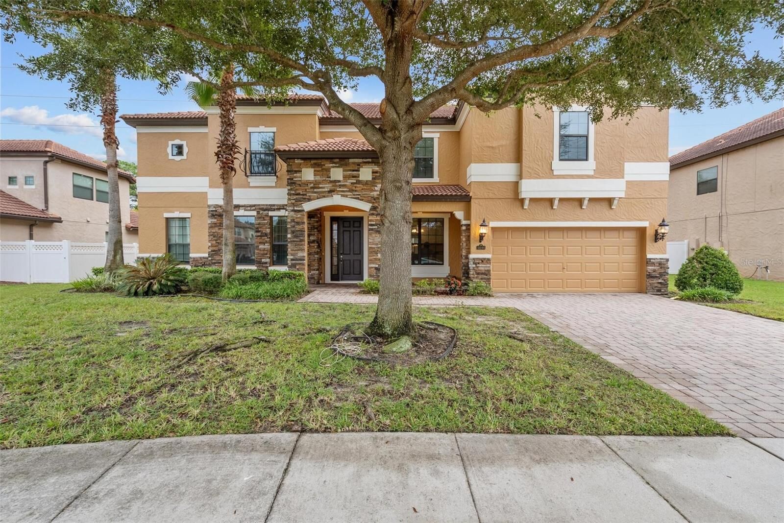 Property Photo:  3046 Falconhill Drive  FL 32712
