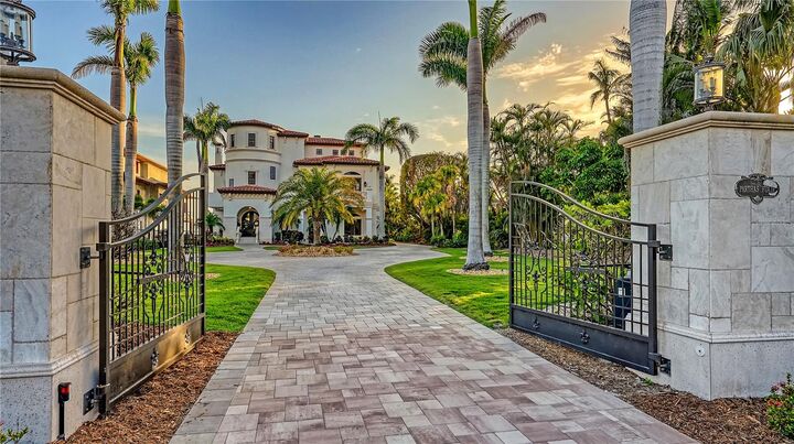 Property Photo:  6001 Gulf Of Mexico Drive  FL 34228 