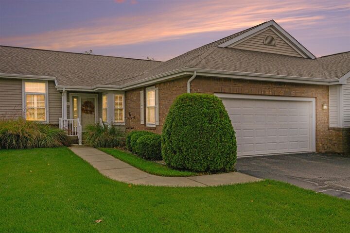 1378 S Village Circle  Kalamazoo MI 49009-6121 photo