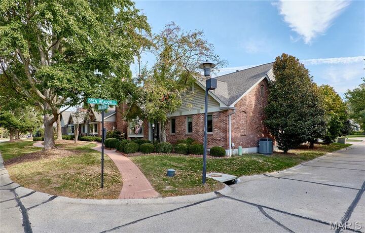 Property Photo:  442 Conway Meadows Drive  MO 63017