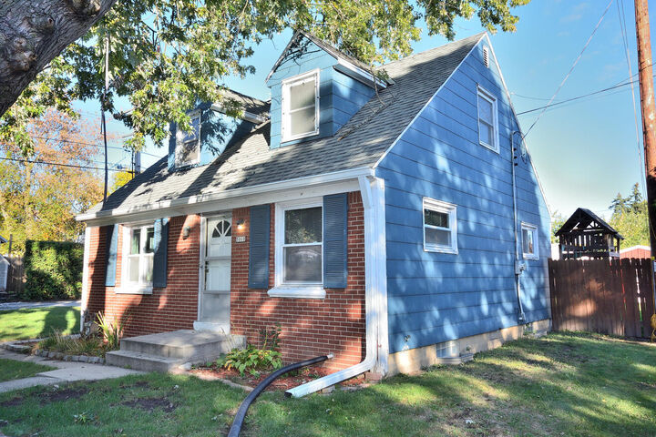 5010 W Euclid Ave  Milwaukee WI 53219 photo