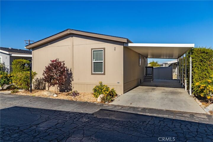 Property Photo:  1134 Villa Calimesa Lane 39  CA 92320
