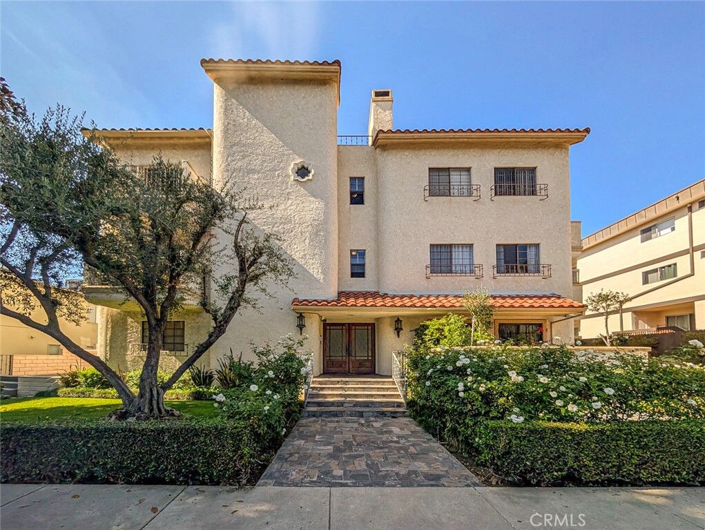 Property Photo:  227 S Madison 102  CA 91101