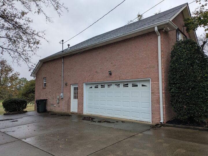 Property Photo: 851 Hartsville Pike TN 37066