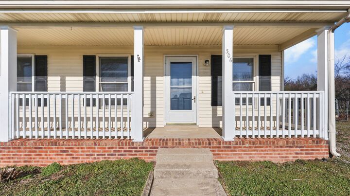 Property Photo:  306 Alan Ct  KY 42262 