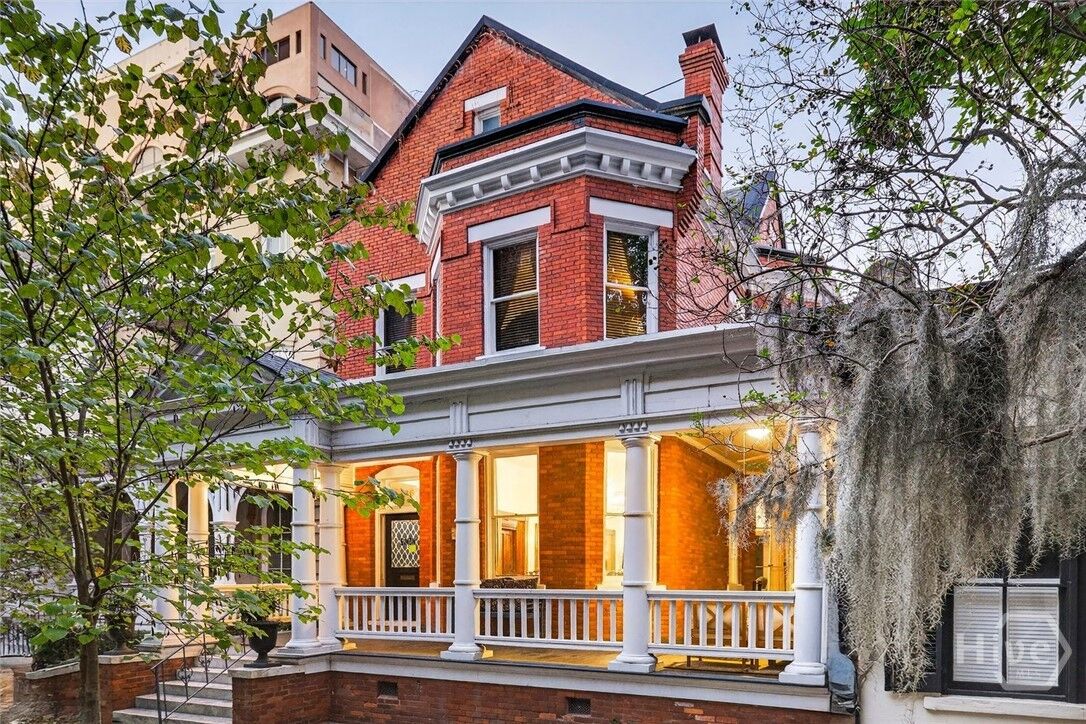 Property Photo:  106 E Harris Street  GA 31401 
