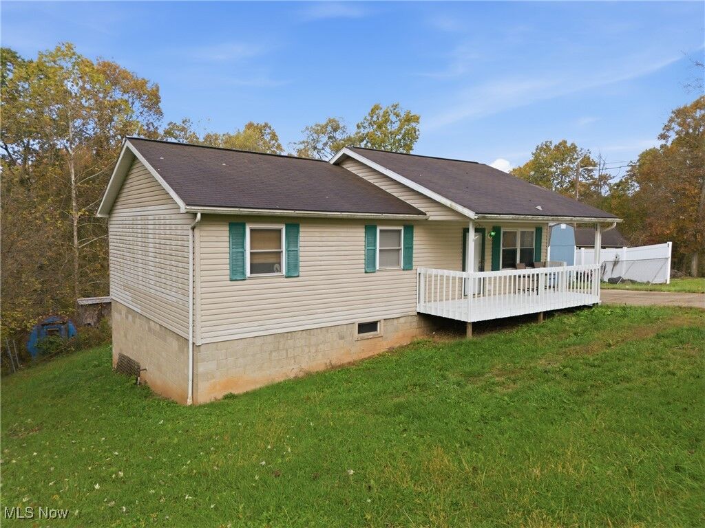 Property Photo:  127 Pineview Drive  OH 45750 