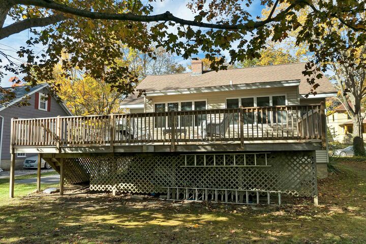 Property Photo:  320 Thaxter Road  NH 03801