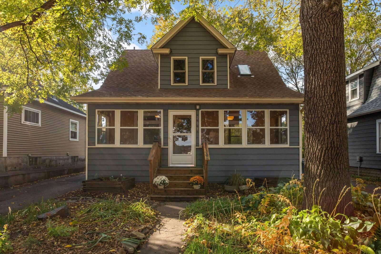 Property Photo:  3208 24th Avenue S  MN 55406