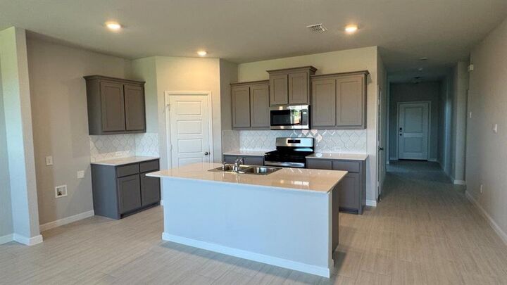 Property Photo:  513 Babbling Brook Drive  TX 76259