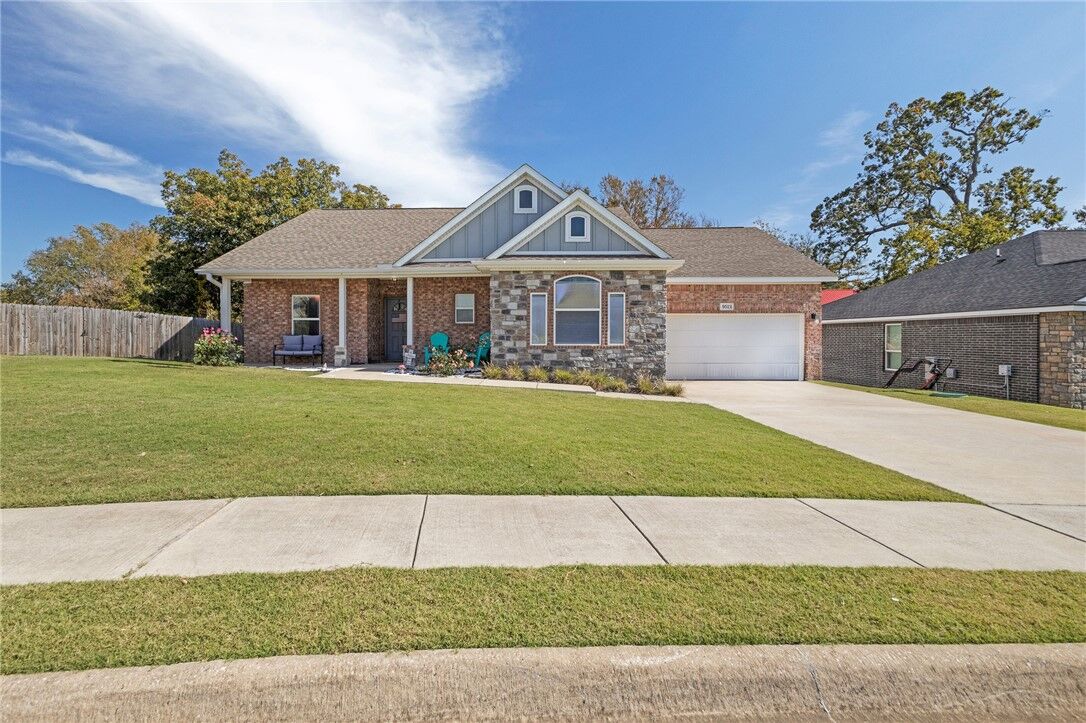 Property Photo: 952 Glass Street AR 72718