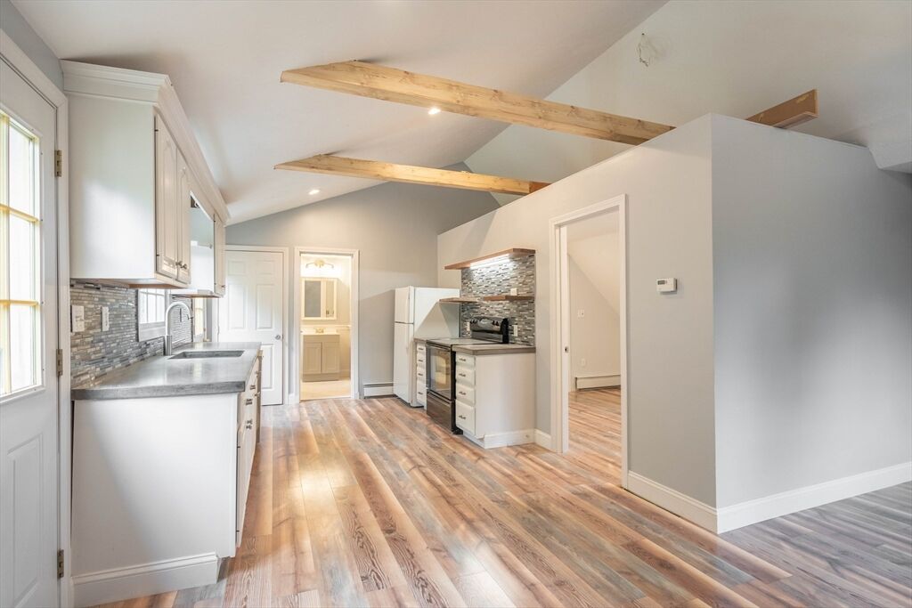 Property Photo:  87 Brookfield Rd 1  MA 01507