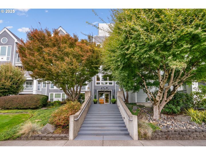 Property Photo: 520 SE Columbia River Dr 212 WA 98661