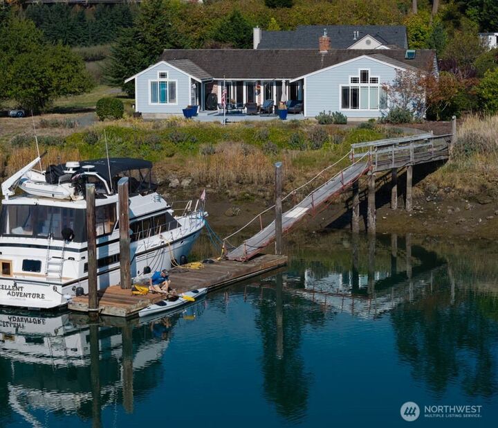 Property Photo:  169  Swinomish Drive  WA 98257 