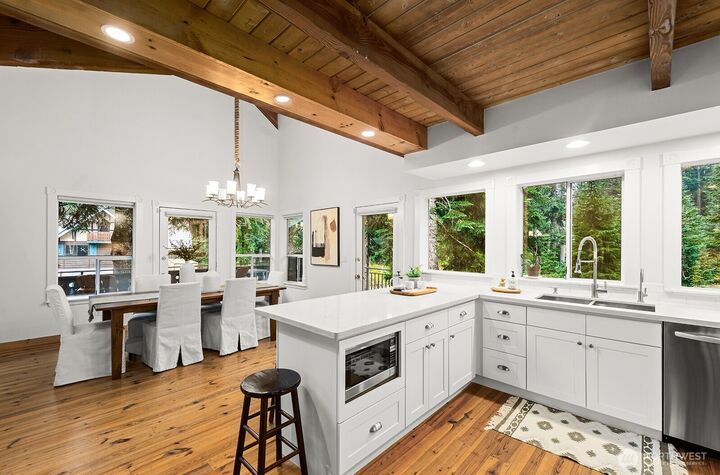 Property Photo: 11 Alpental Street WA 98068