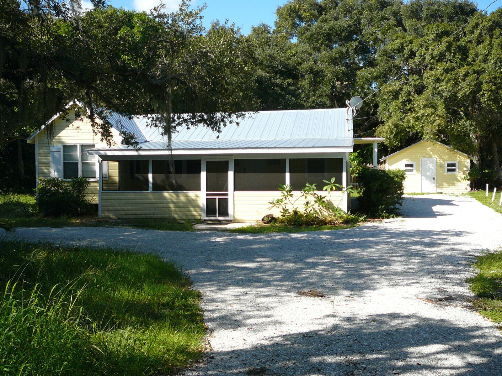 Property Photo: 2917 N Old Dixie Highway FL 34946