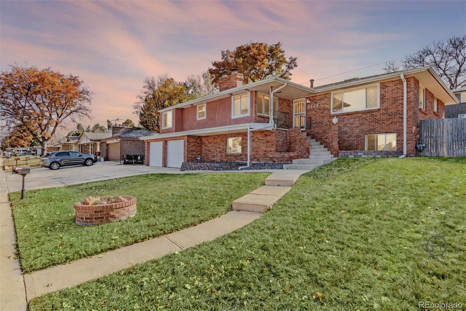 Property Photo:  8366 W 71st Place  CO 80004