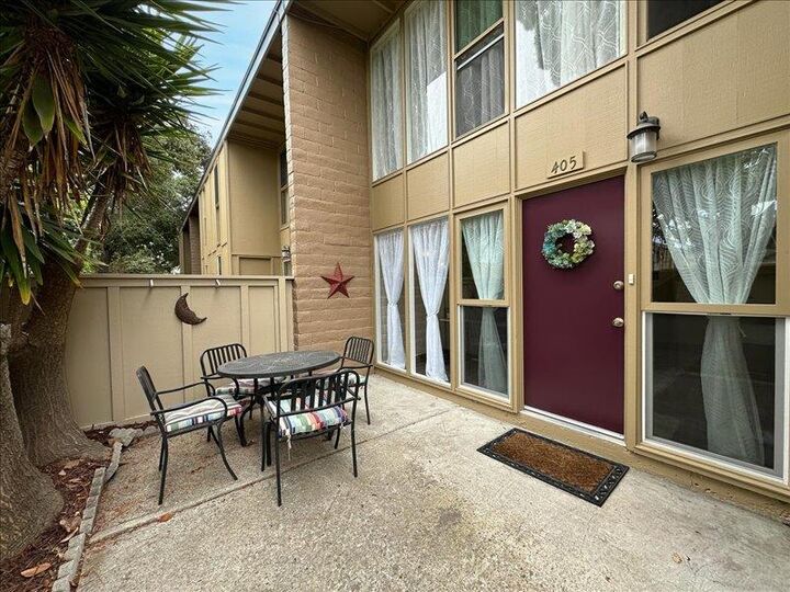 451 Dela Vina Avenue 405  Monterey CA 93940 photo