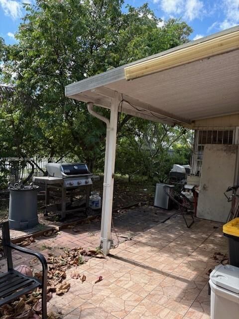 Property Photo:  2901 NW 163rd St  FL 33054 