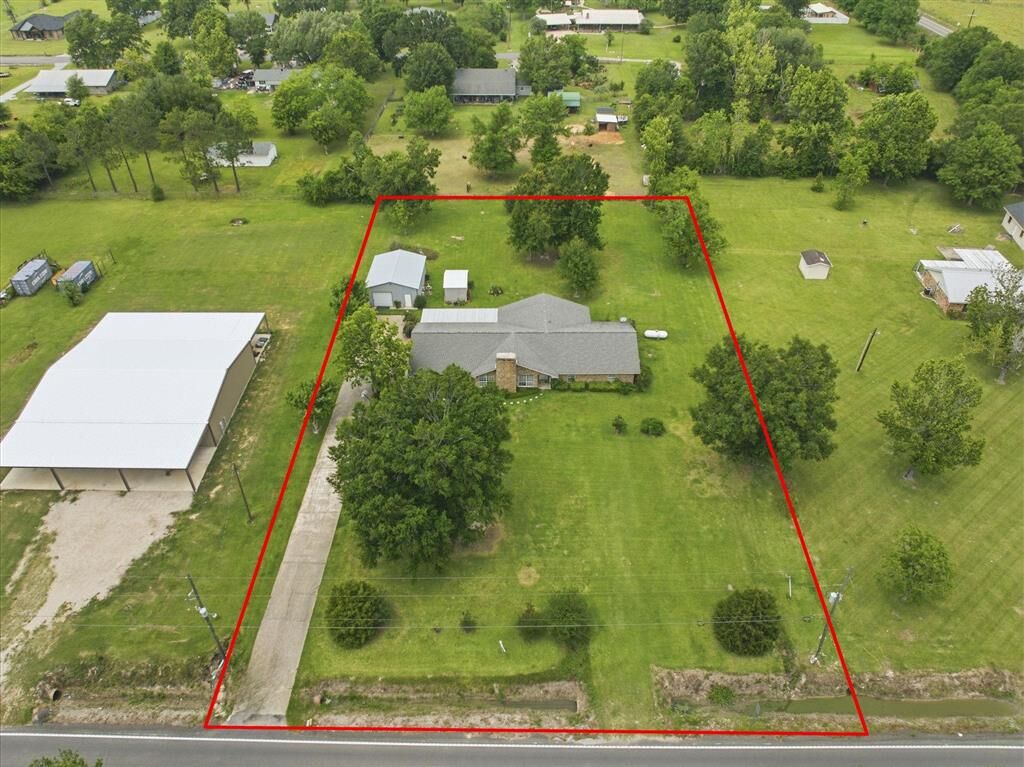 Property Photo: 3022 E Tank Farm Road E LA 70607