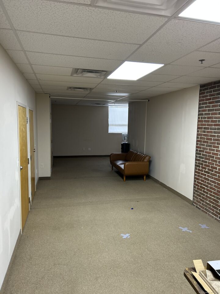 Property Photo:  90 Brainard Road 104  CT 06114