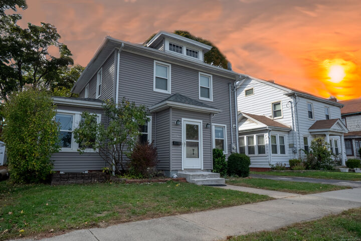 Property Photo:  682 Second Avenue  CT 06516
