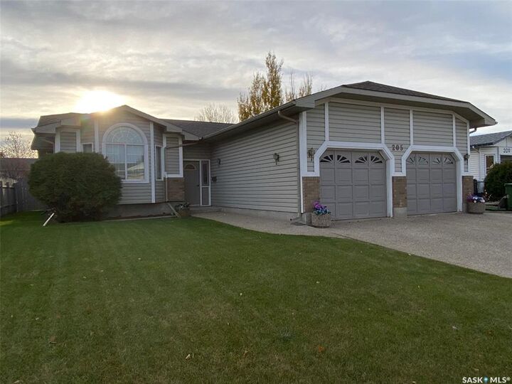 205 Morrison Drive  Yorkton SK S3N 4A1 photo