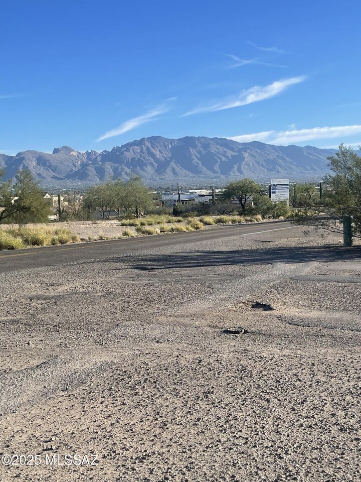 Property Photo:  2945 N Silver Spur Drive 13  AZ 85745