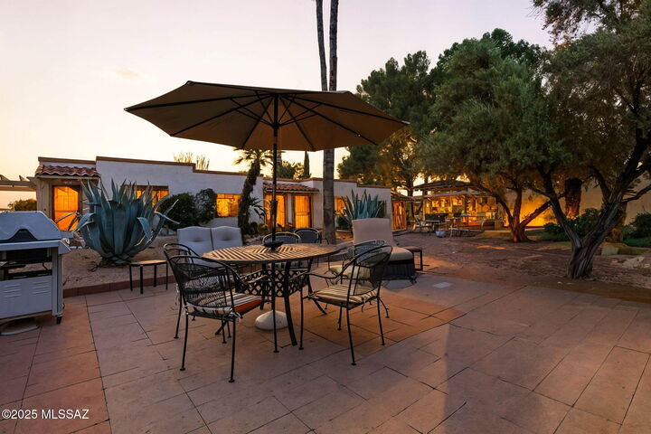 Property Photo:  1011 S Calle De Las Casitas  AZ 85614