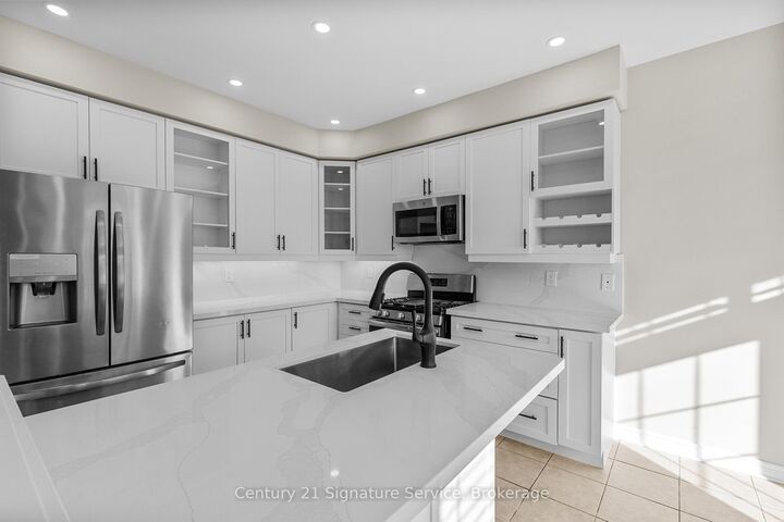 Property Photo: 54 Millhouse Mews ON L6Y 5J8